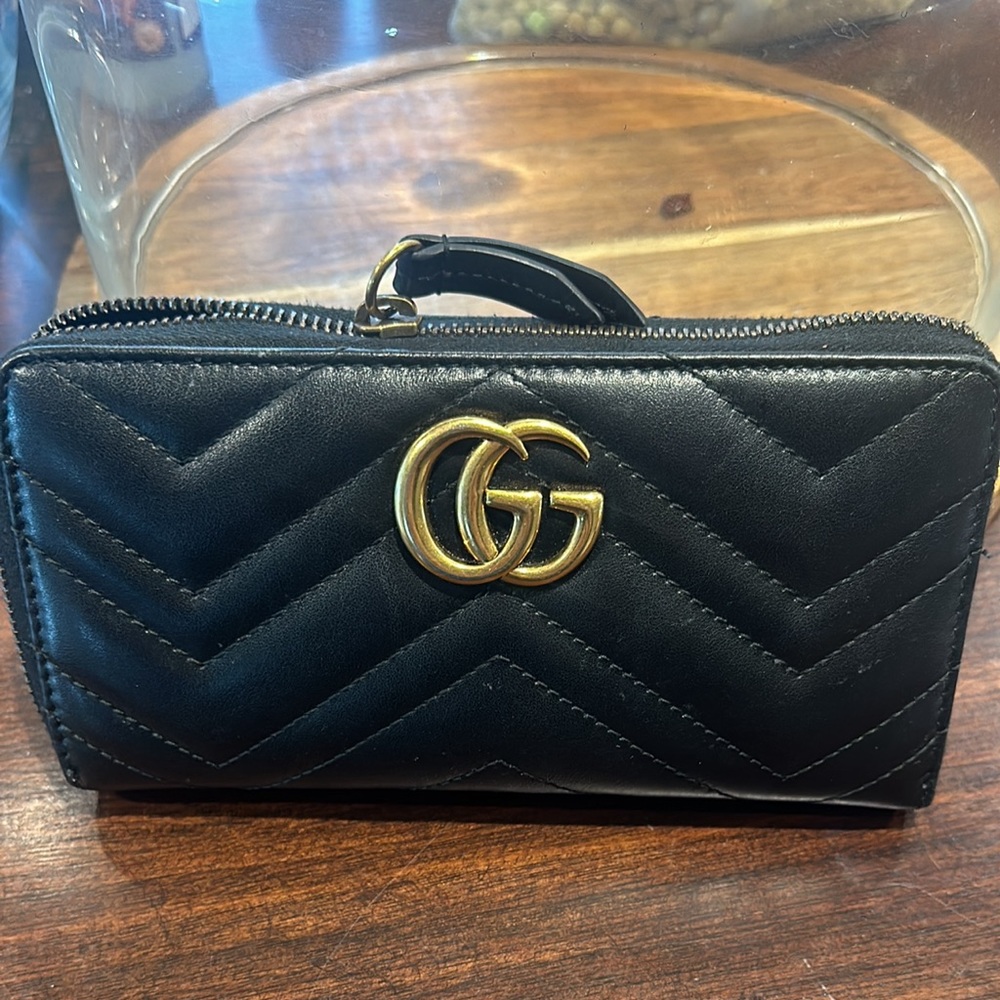 Gucci Women's Red GG Marmont Matelassé Wallet